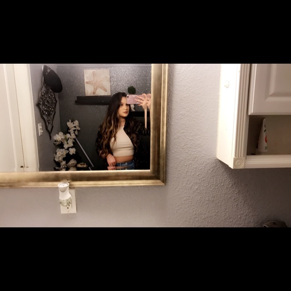 Meet your Posher, Joswlyn - Picture 1 of 1